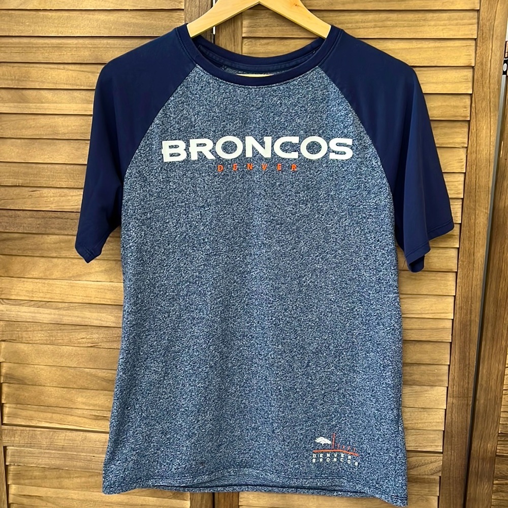 Nike Denver Broncos tshirt‎ size M